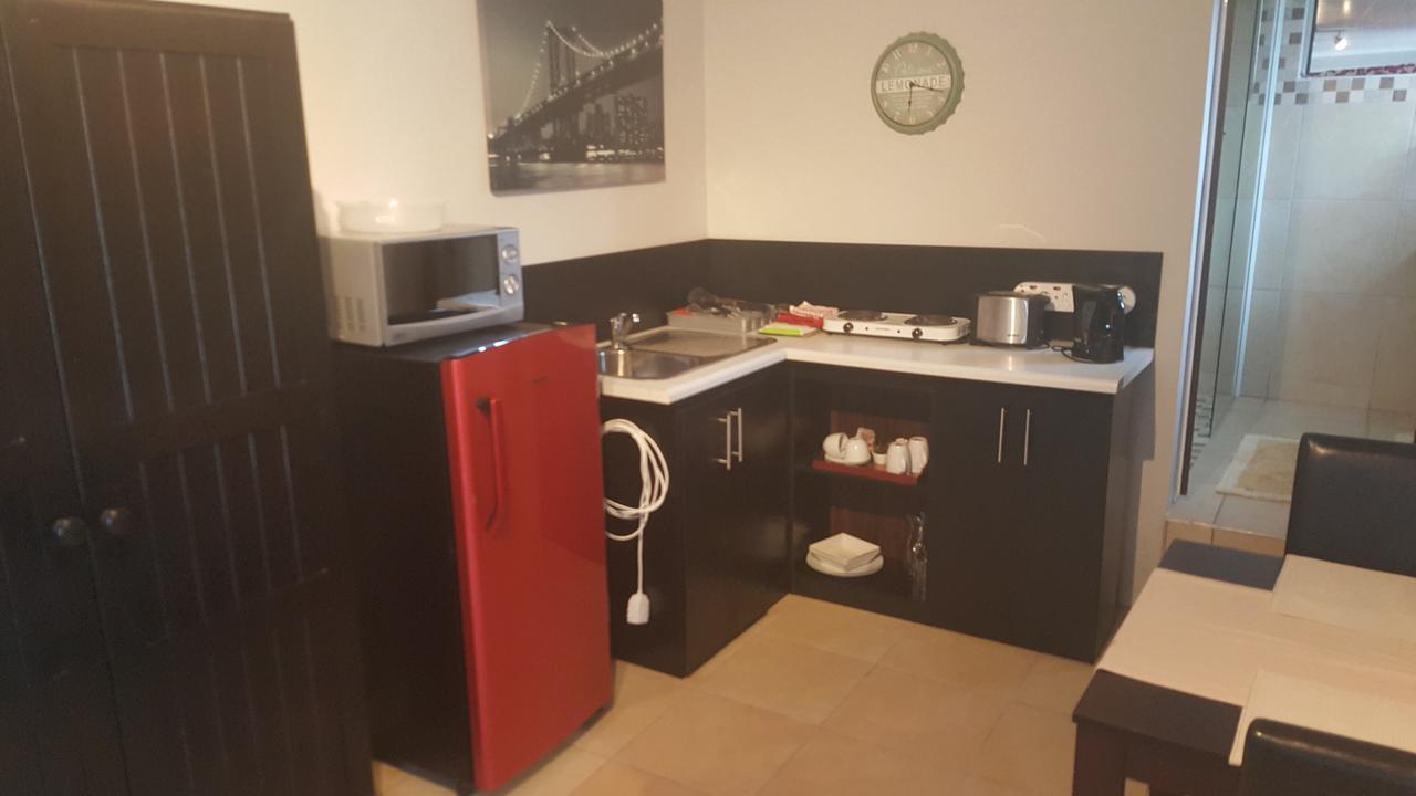 Beachway Guesthouse Port Elizabeth Bagian luar foto