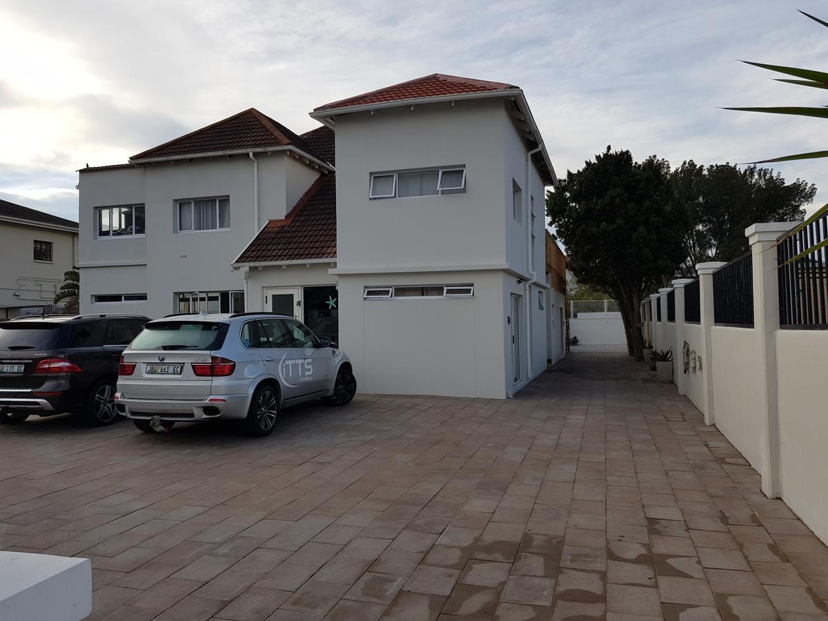 Beachway Guesthouse Port Elizabeth Bagian luar foto